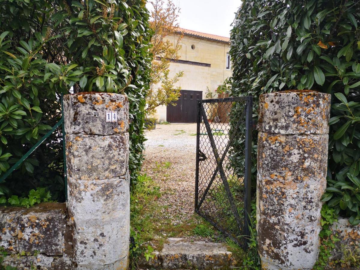 Maison De Campagne Proche Libourne Saint-Denis-de-Pile Экстерьер фото